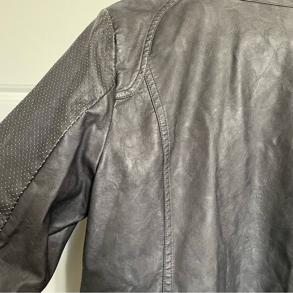 NWT Black Swan Faux Leather Jacket Perforated Detail Zip Up Gray Size M - Picture 4 of 11